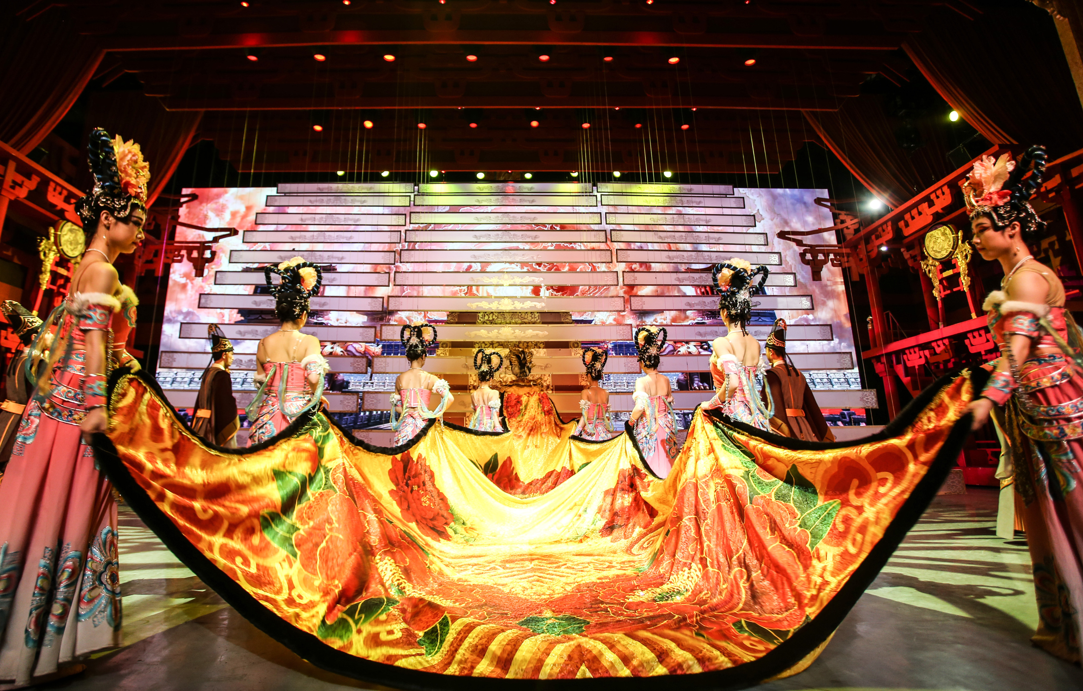 喜迎雙節(jié)丨唐樂宮驚喜不斷，“餅”承心意，以禮相待