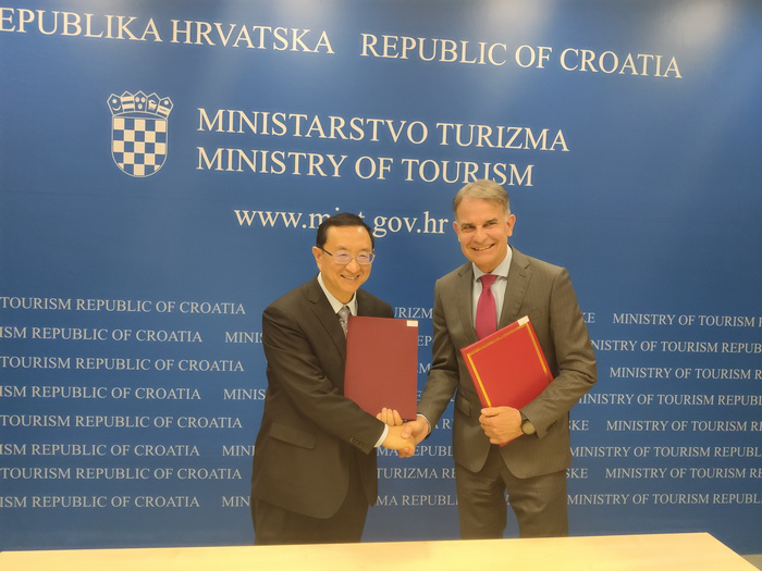 中克兩國旅游部門簽署《中華人民共和國文化和旅游部與克羅地亞共和國旅游部關(guān)于專項(xiàng)旅游合作的諒解備忘錄》(圖1) 中克兩國旅游部門簽署《中華人民共和國文化和旅游部與克羅地亞共和國旅游部關(guān)于專項(xiàng)旅游合作的諒解備忘錄》(圖1)