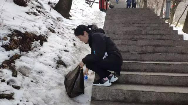 【華山西峰索道】太華索道公司組織干部職工開展學雷鋒志愿服務活動(圖13) 【華山西峰索道】太華索道公司組織干部職工開展學雷鋒志愿服務活動(圖13)