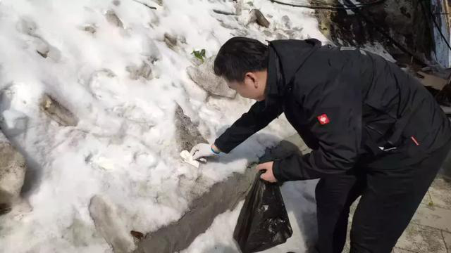 【華山西峰索道】太華索道公司組織干部職工開展學雷鋒志愿服務活動(圖12) 【華山西峰索道】太華索道公司組織干部職工開展學雷鋒志愿服務活動(圖12)